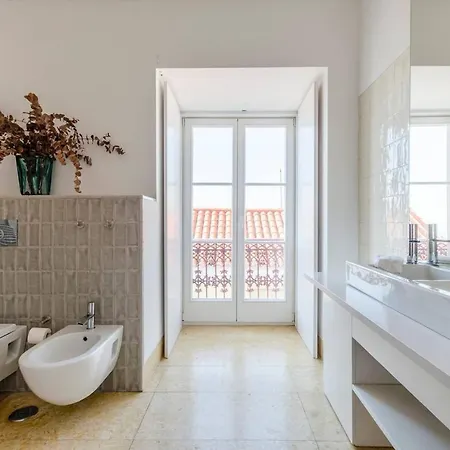 Апартаменты Spacious In Alfama With A Great View