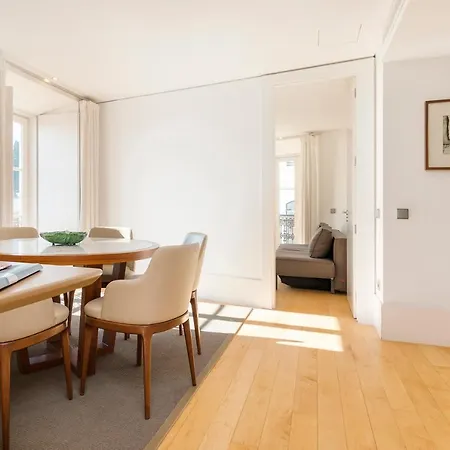 Spacious In Alfama With A Great View Апартаменты *