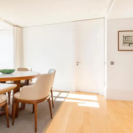 Spacious In Alfama With A Great View Лиссабон