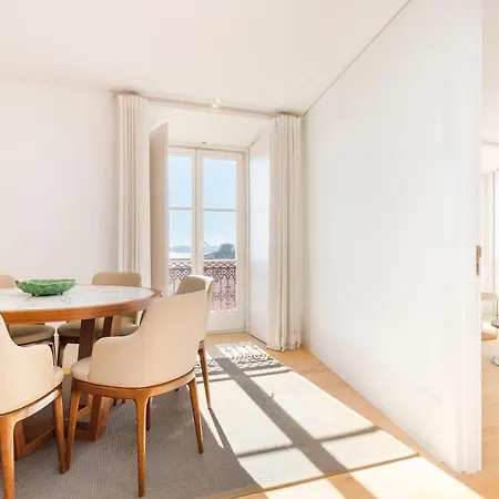 Spacious In Alfama With A Great View Apartament